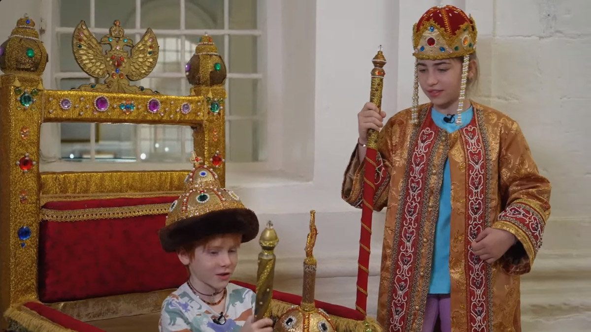 Небольшие города Владимирской области все чаще привлекают не только туристов, но и различные съемочные группы. На этот раз Александров и Юрьев-Польский посетила известная телеведущая Тутта Ларсен вместе с семьей. Путешествие на машине заняло один день и легло в основу очередной серии проекта «ПутеРодитель»