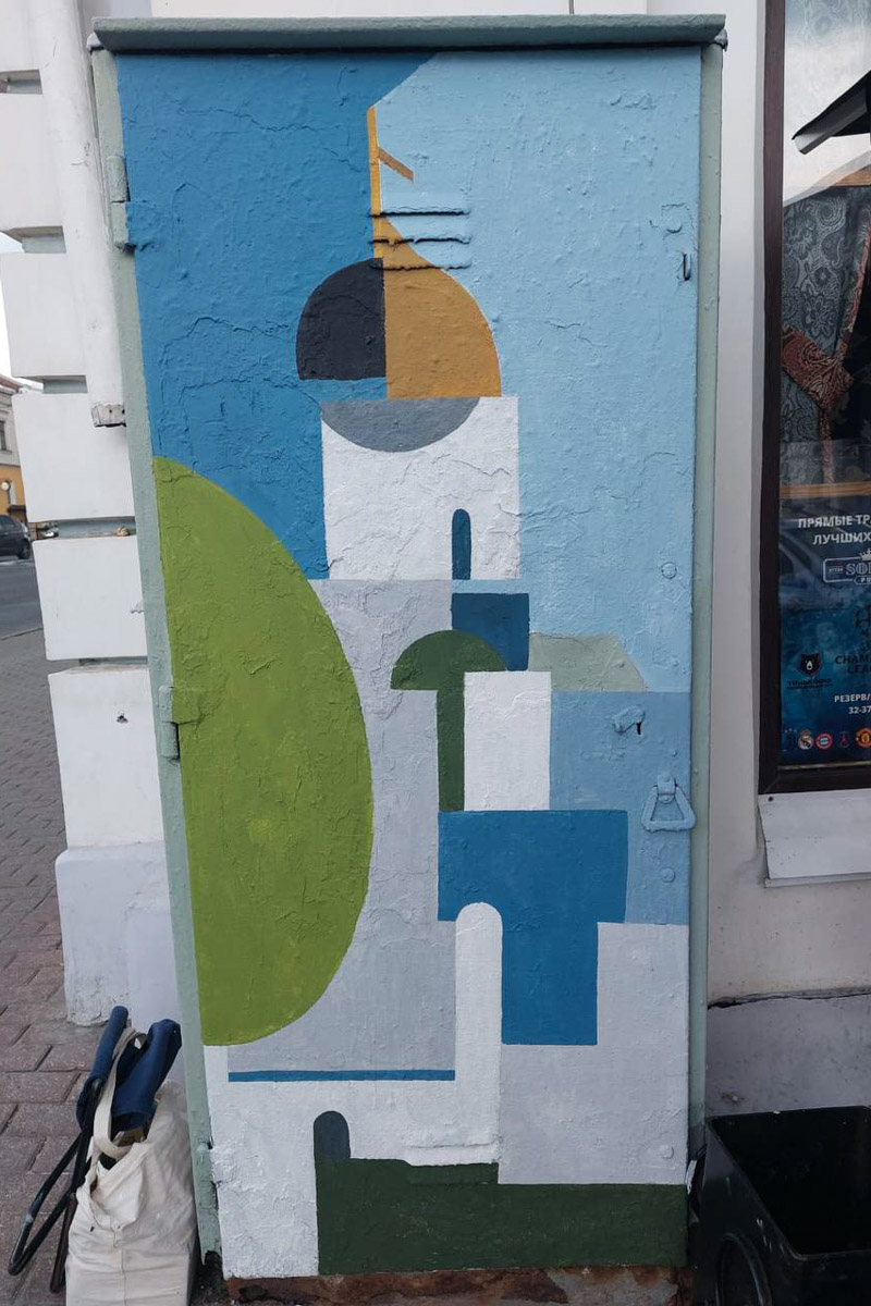 Серые пятна в виде коммуникационных шкафов не добавляют городу лоска. Но художники нашли решение. Невзрачный фасад стал для них холстом. В этом году благодаря фестивалю «Загфест33» Владимир пополнился яркими акцентами, а на прямоугольных корпусах появились картины. Какие? Смотрите в нашем фотообзоре