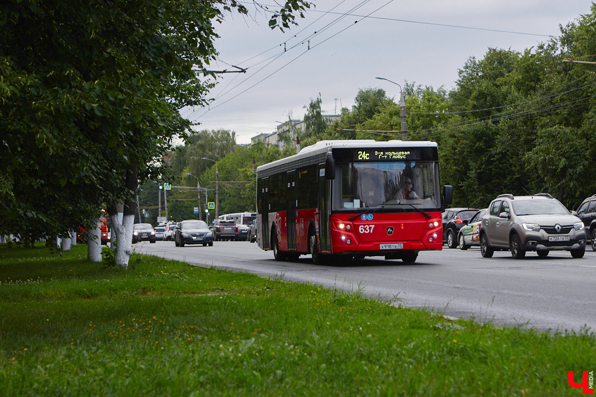 В Муроме готовятся запустить движение через Оку. На путепроводе, который связывает два берега Владимирской и Нижегородской областей, уже уложили асфальт. Скоро по нему поедут первые автомобили. На низком старте готовности и знаковый объект во Владимире. Но прежде конструкции через реку Рпень решили дать имя. Самые интересные дорожные новости читайте в нашем обзоре