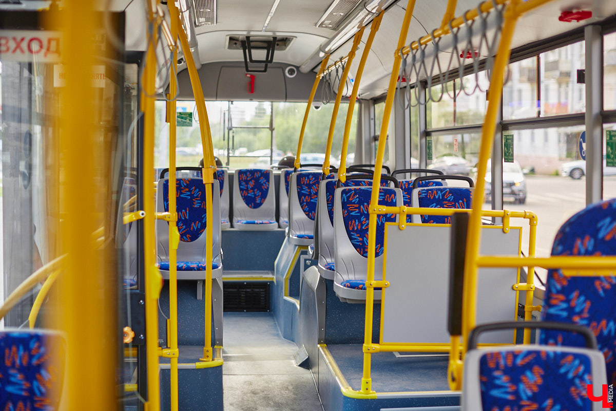 22 августа во Владимире на разные маршруты вышли четыре новых троллейбуса минского автозавода. Ну как не затестить транспорт с конвейера? «Ключ-Медиа» прокатился на одной из «рогатых» машин, чтобы оценить все лично, а заодно пообщался с водителем, кондуктором и пассажирами.