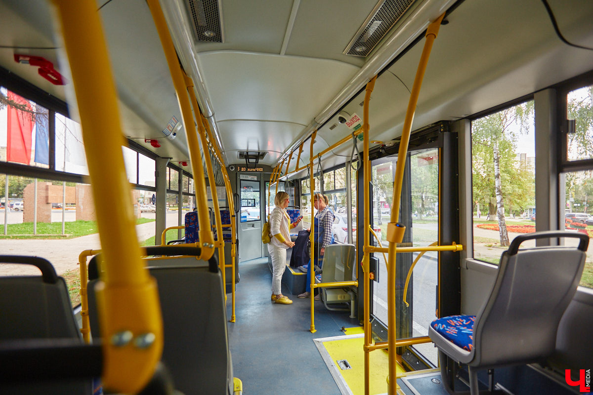 22 августа во Владимире на разные маршруты вышли четыре новых троллейбуса минского автозавода. Ну как не затестить транспорт с конвейера? «Ключ-Медиа» прокатился на одной из «рогатых» машин, чтобы оценить все лично, а заодно пообщался с водителем, кондуктором и пассажирами.