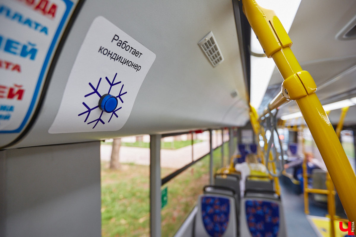 22 августа во Владимире на разные маршруты вышли четыре новых троллейбуса минского автозавода. Ну как не затестить транспорт с конвейера? «Ключ-Медиа» прокатился на одной из «рогатых» машин, чтобы оценить все лично, а заодно пообщался с водителем, кондуктором и пассажирами.