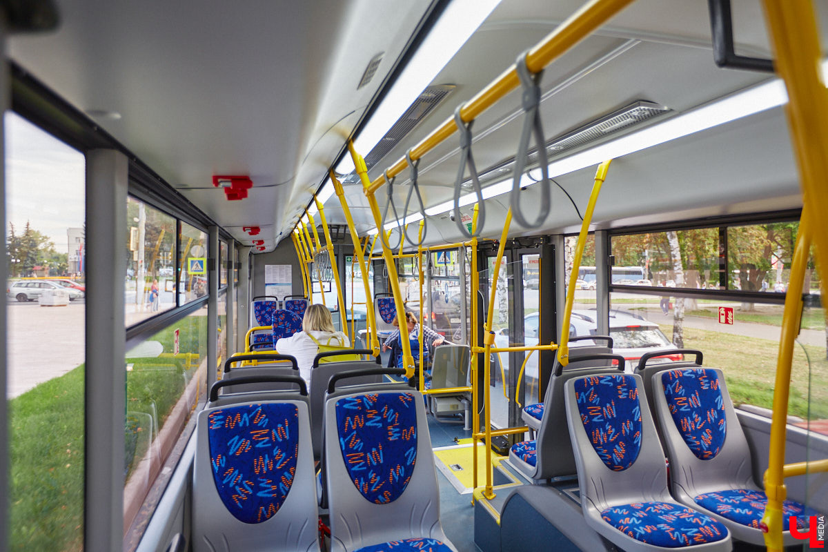 22 августа во Владимире на разные маршруты вышли четыре новых троллейбуса минского автозавода. Ну как не затестить транспорт с конвейера? «Ключ-Медиа» прокатился на одной из «рогатых» машин, чтобы оценить все лично, а заодно пообщался с водителем, кондуктором и пассажирами.