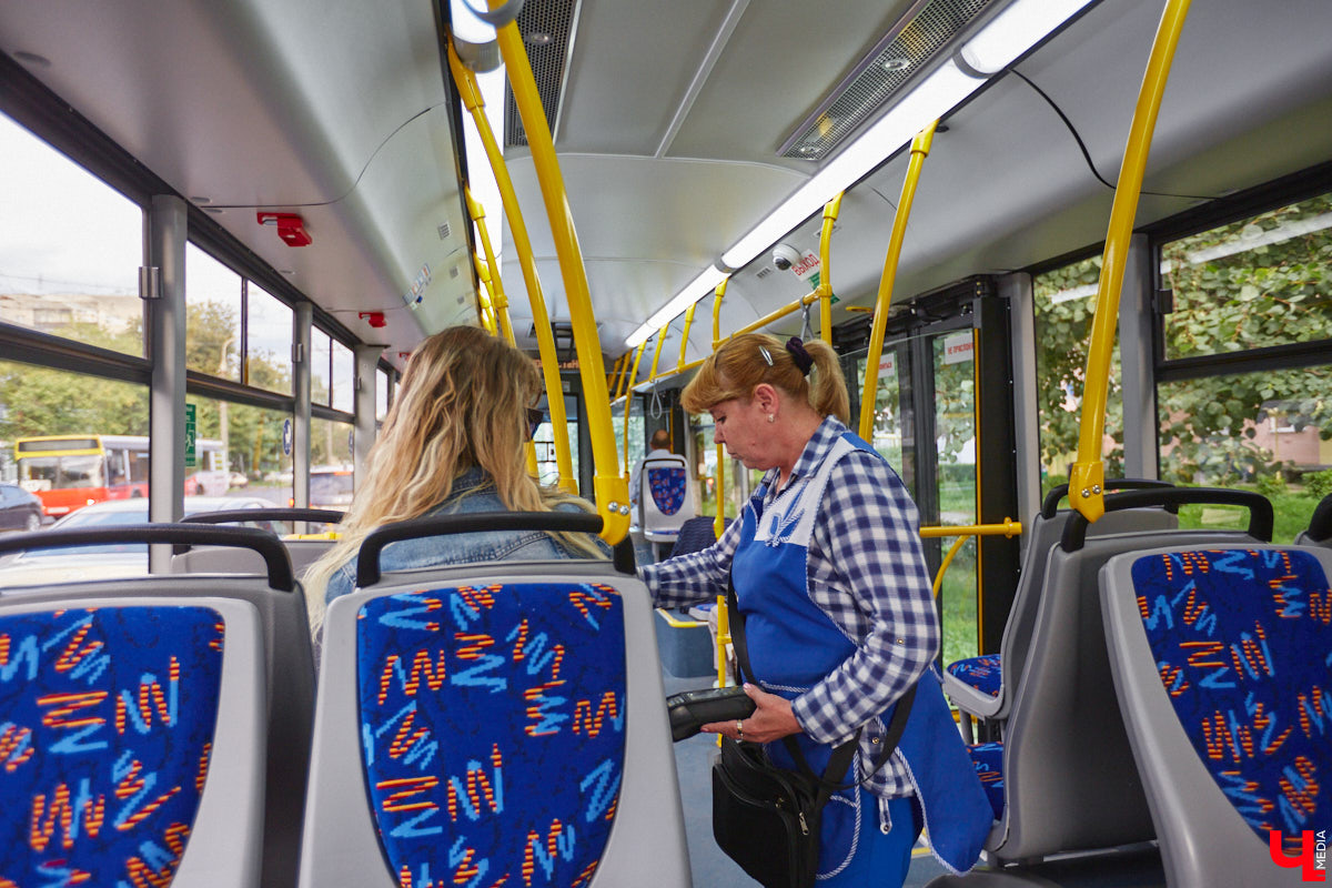 22 августа во Владимире на разные маршруты вышли четыре новых троллейбуса минского автозавода. Ну как не затестить транспорт с конвейера? «Ключ-Медиа» прокатился на одной из «рогатых» машин, чтобы оценить все лично, а заодно пообщался с водителем, кондуктором и пассажирами.