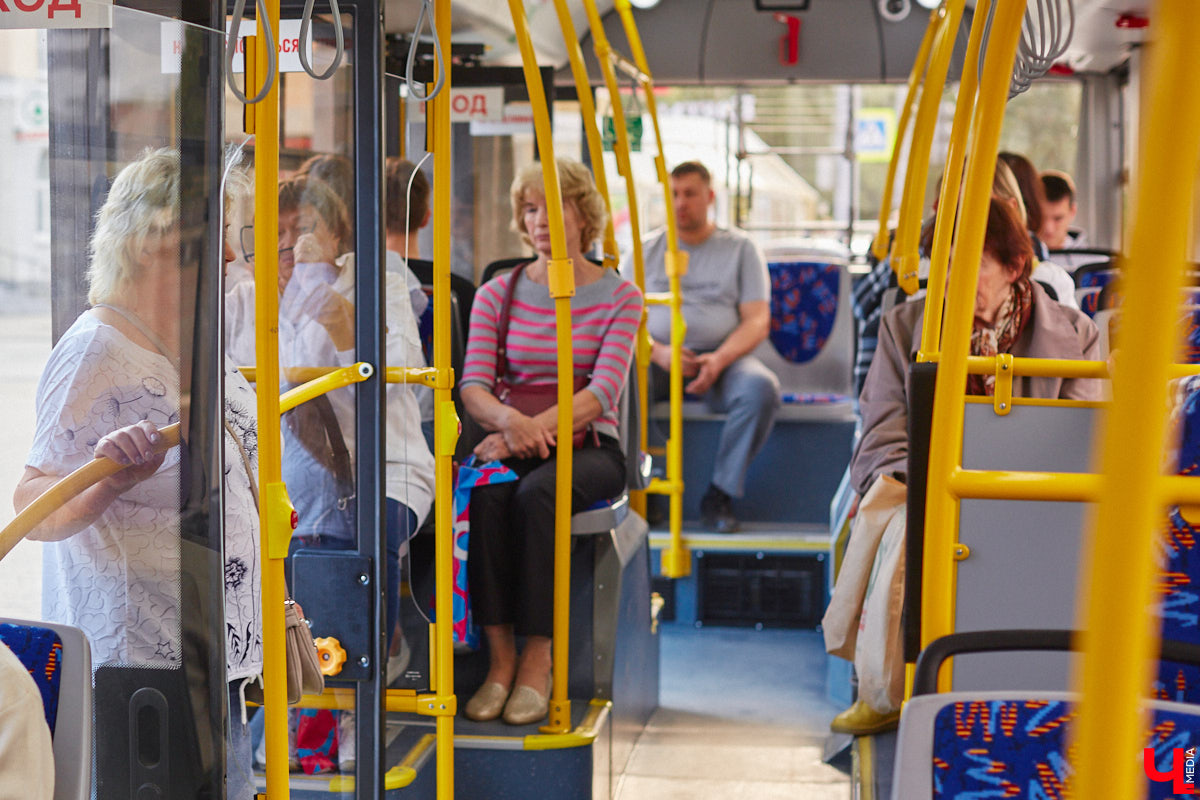 22 августа во Владимире на разные маршруты вышли четыре новых троллейбуса минского автозавода. Ну как не затестить транспорт с конвейера? «Ключ-Медиа» прокатился на одной из «рогатых» машин, чтобы оценить все лично, а заодно пообщался с водителем, кондуктором и пассажирами.