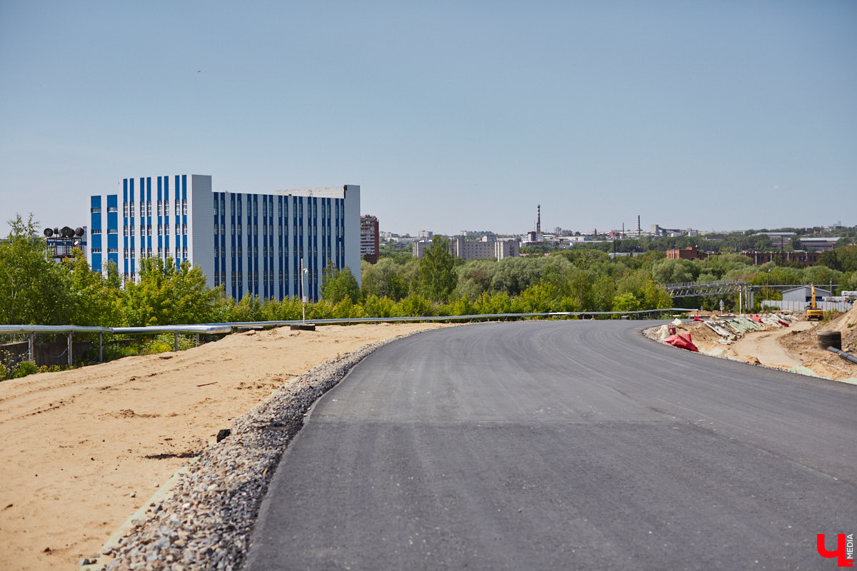 До завершения работ осталось… И правда, интересно узнать, как обстоят дела на масштабных стройках мостов и автомагистралей Владимирской области, которые вот-вот должны подойти к концу. Рассказываем об этом в нашем новом дорожном обзоре.