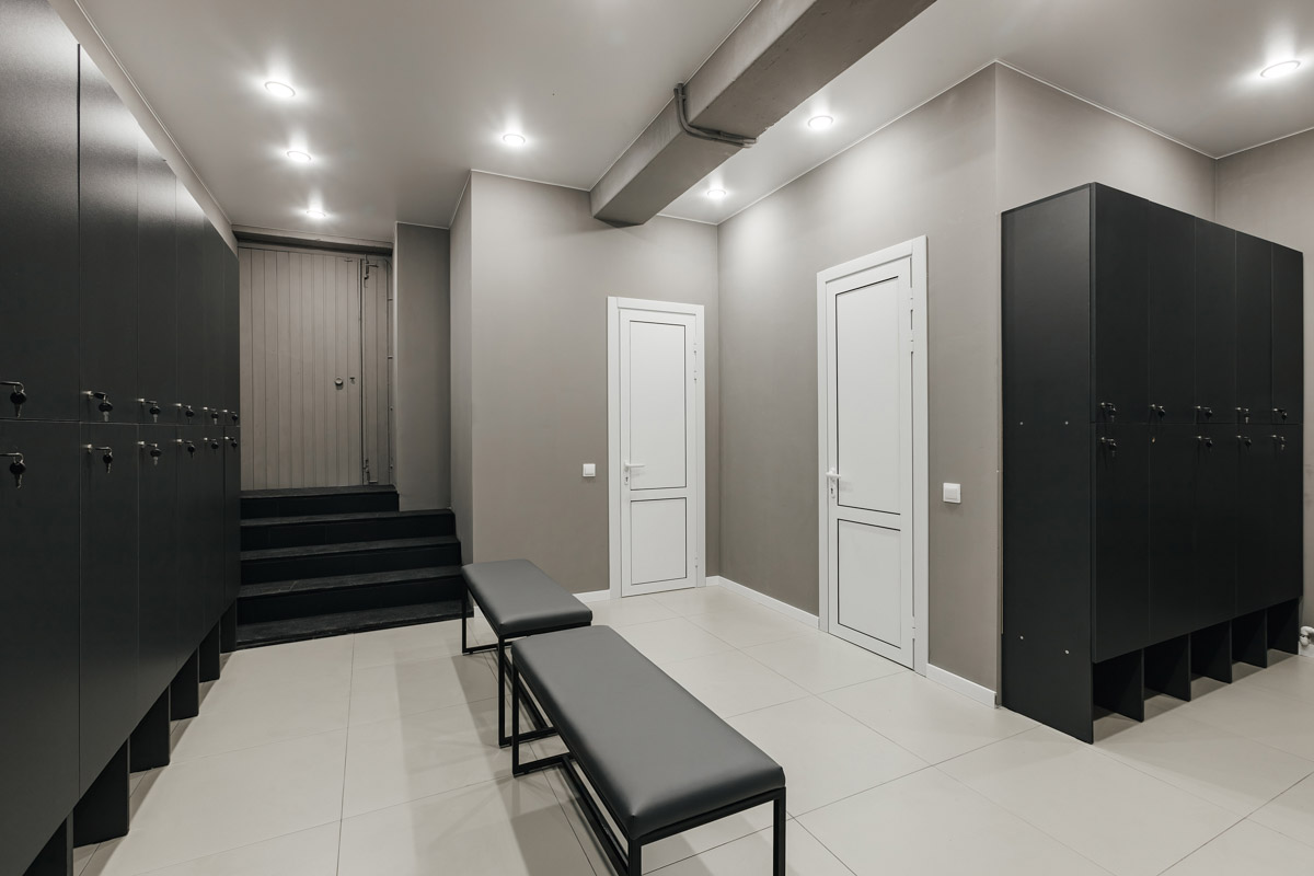 Во Владимире появилось еще одно место, где ребенок может направить свою энергию в нужное русло. 19 августа в Ленинском районе состоялось громкое открытие нового клуба единоборств, на которое заглянул «Ключ-Медиа». Площадка а-ля октагон порадовала стильным и продуманным дизайном для занятий сразу по девяти спортивным направлениям.