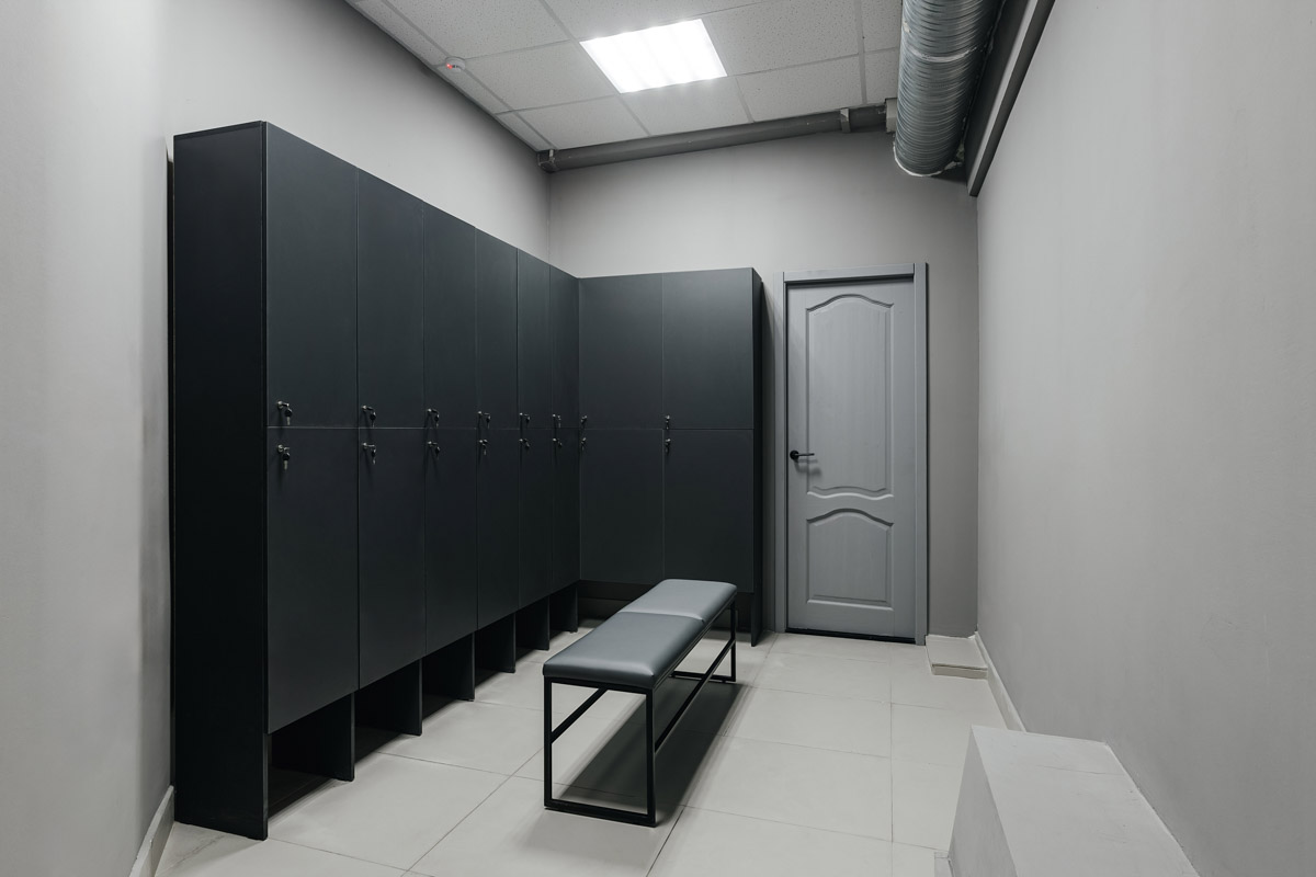 Во Владимире появилось еще одно место, где ребенок может направить свою энергию в нужное русло. 19 августа в Ленинском районе состоялось громкое открытие нового клуба единоборств, на которое заглянул «Ключ-Медиа». Площадка а-ля октагон порадовала стильным и продуманным дизайном для занятий сразу по девяти спортивным направлениям.