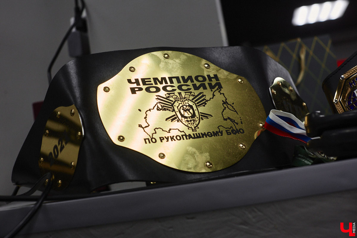 Во Владимире появилось еще одно место, где ребенок может направить свою энергию в нужное русло. 19 августа в Ленинском районе состоялось громкое открытие нового клуба единоборств, на которое заглянул «Ключ-Медиа». Площадка а-ля октагон порадовала стильным и продуманным дизайном для занятий сразу по девяти спортивным направлениям.