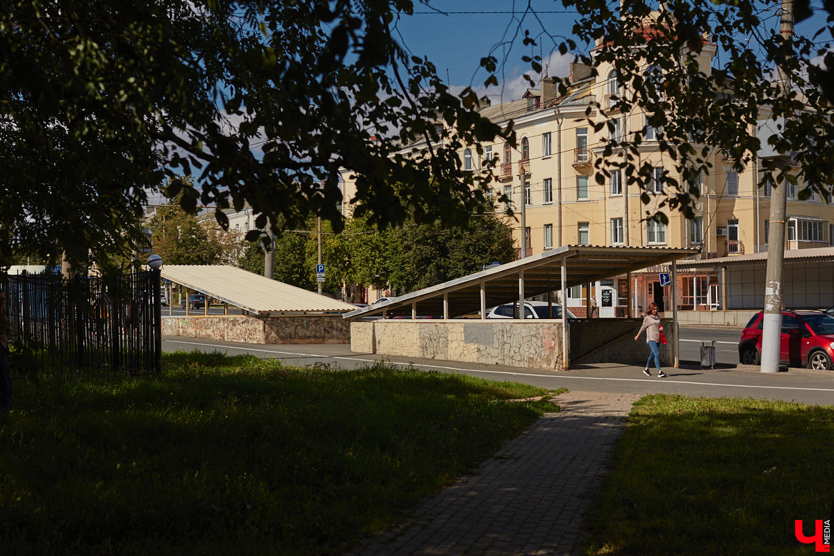 Вы часто пользуетесь подземными пешеходными переходами? В областном центре таких всего три, но назвать их образцово-показательными, к сожалению, нельзя. «Ключ-Медиа» спустился в тоннели под проезжей частью, чтобы показать, почему.