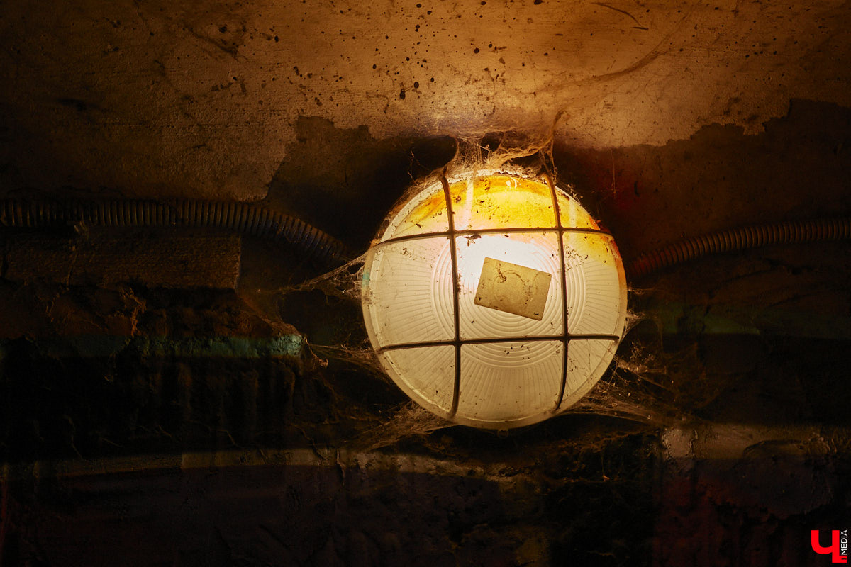 Вы часто пользуетесь подземными пешеходными переходами? В областном центре таких всего три, но назвать их образцово-показательными, к сожалению, нельзя. «Ключ-Медиа» спустился в тоннели под проезжей частью, чтобы показать, почему.