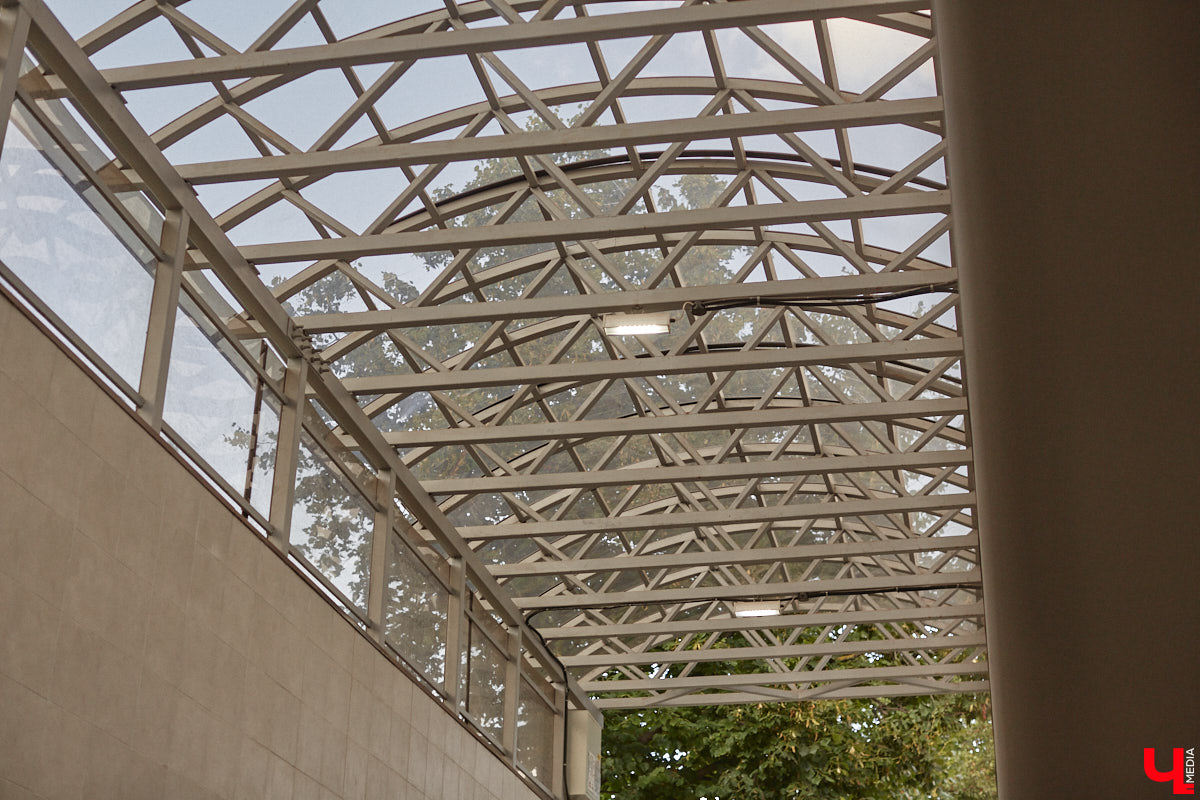 Вы часто пользуетесь подземными пешеходными переходами? В областном центре таких всего три, но назвать их образцово-показательными, к сожалению, нельзя. «Ключ-Медиа» спустился в тоннели под проезжей частью, чтобы показать, почему.