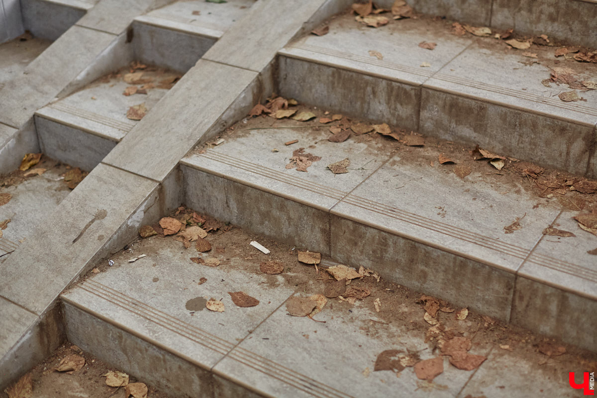 Вы часто пользуетесь подземными пешеходными переходами? В областном центре таких всего три, но назвать их образцово-показательными, к сожалению, нельзя. «Ключ-Медиа» спустился в тоннели под проезжей частью, чтобы показать, почему.