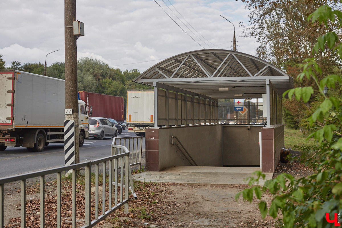 Вы часто пользуетесь подземными пешеходными переходами? В областном центре таких всего три, но назвать их образцово-показательными, к сожалению, нельзя. «Ключ-Медиа» спустился в тоннели под проезжей частью, чтобы показать, почему.