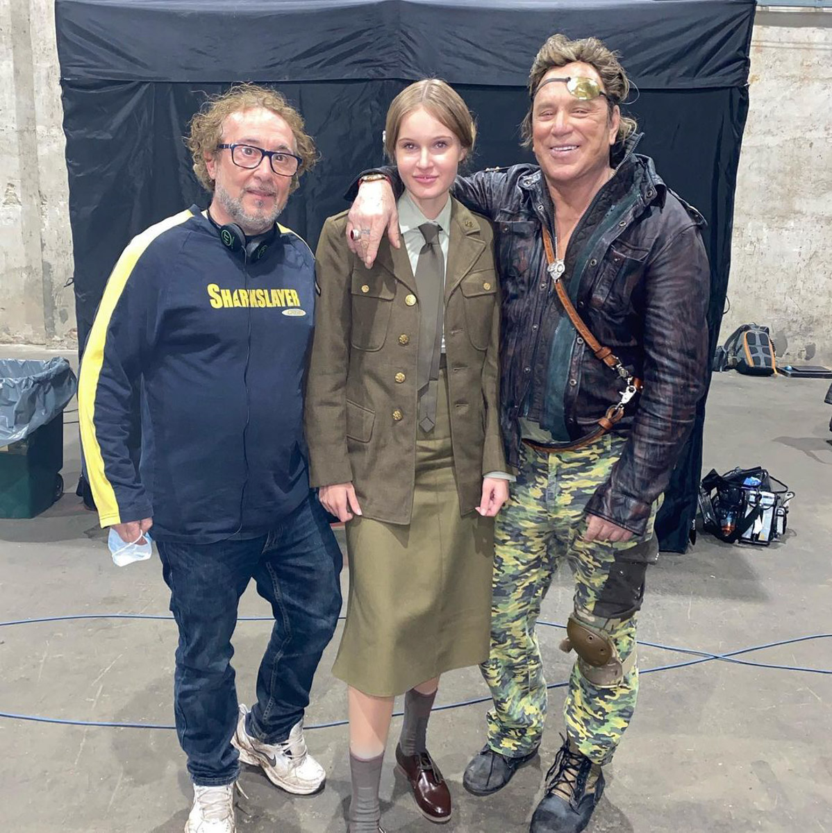 У Полины Пушкаревой из Коврова не было ничего, кроме амбиций, когда она переехала за границу. Сейчас девушка — известный блогер с миллионной аудиторией, домом в Нью-Йорке и люксовым гардеробом. А ведь когда-то она работала простой официанткой, но теперь в свои 26 лет имеет для счастья буквально все.