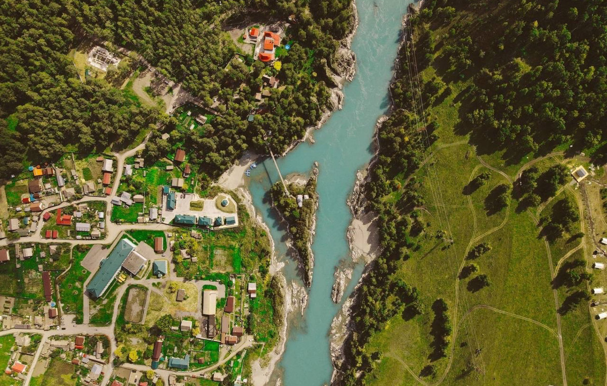 России есть чем удивить! И Мария Беспалова из Владимира убедилась в этом лично. Вместе с командой она совершила тур по Сибири и Дальнему Востоку, оценив самые необычные туристические проекты. Что предлагают приезжим креативные предприниматели нашей страны? Читайте в материале «Ключ-Медиа».