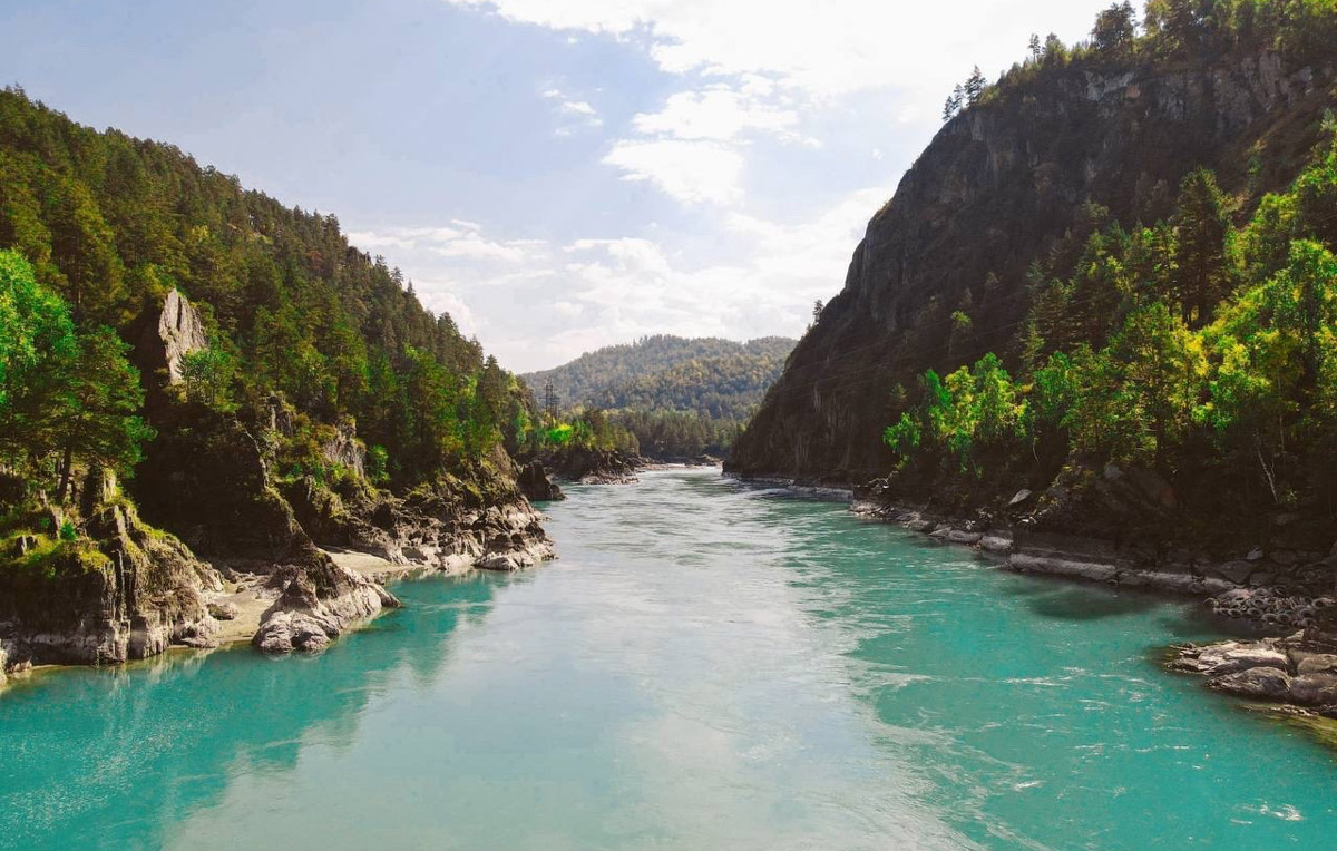 России есть чем удивить! И Мария Беспалова из Владимира убедилась в этом лично. Вместе с командой она совершила тур по Сибири и Дальнему Востоку, оценив самые необычные туристические проекты. Что предлагают приезжим креативные предприниматели нашей страны? Читайте в материале «Ключ-Медиа».