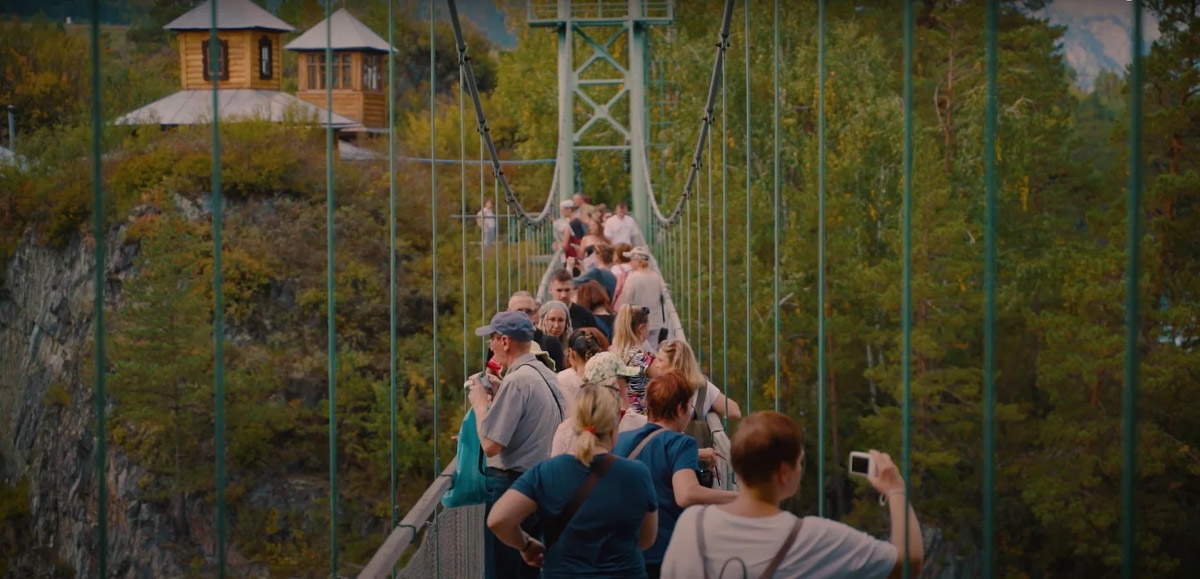 России есть чем удивить! И Мария Беспалова из Владимира убедилась в этом лично. Вместе с командой она совершила тур по Сибири и Дальнему Востоку, оценив самые необычные туристические проекты. Что предлагают приезжим креативные предприниматели нашей страны? Читайте в материале «Ключ-Медиа».