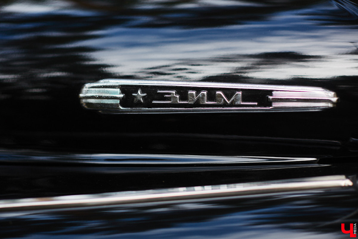 «Ретро-Гараж 2023» собрал более 150 участников! Самый популярный фестиваль ретроавтомобилей во Владимирской области прошел в эту субботу в экоотеле «ВеЛес». Организаторам в шестой раз удалось удивить гостей, участников и даже членов жюри, среди которых были известные блогеры Дарья Мороз и Елена Лисовская, она же «Лиса рулит!». Потрясающие ретроавтомобили, мотоциклы, велосипеды, красивые девушки и удивительные истории «Ретро-Гаража» — в фоторепортаже «Ключ-Медиа».