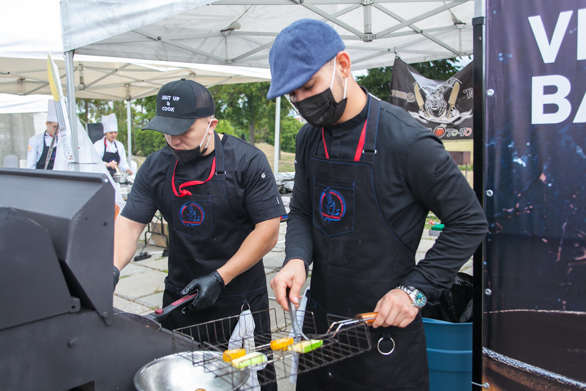 Суздаль готовится принять одно из самых ярких событий этого года. В городе-музее запланирован фестиваль гастрономии и воздухоплавания. Праздник пройдет на территории Главного туристического комплекса, и пропустить его никак нельзя!