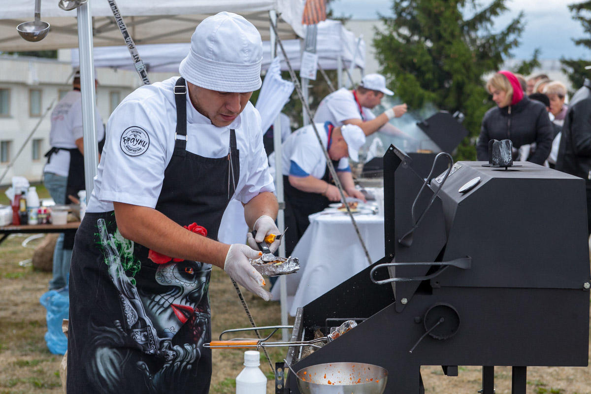Суздаль готовится принять одно из самых ярких событий этого года. В городе-музее запланирован фестиваль гастрономии и воздухоплавания. Праздник пройдет на территории Главного туристического комплекса, и пропустить его никак нельзя!
