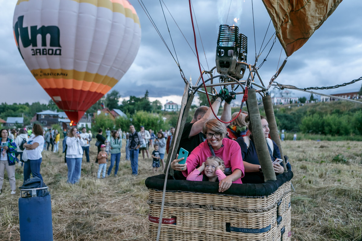 Суздаль готовится принять одно из самых ярких событий этого года. В городе-музее запланирован фестиваль гастрономии и воздухоплавания. Праздник пройдет на территории Главного туристического комплекса, и пропустить его никак нельзя!