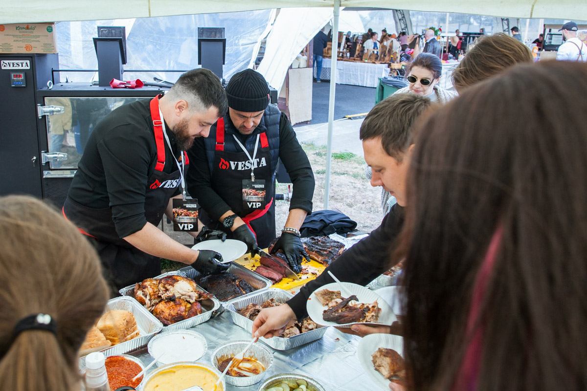 Суздаль готовится принять одно из самых ярких событий этого года. В городе-музее запланирован фестиваль гастрономии и воздухоплавания. Праздник пройдет на территории Главного туристического комплекса, и пропустить его никак нельзя!