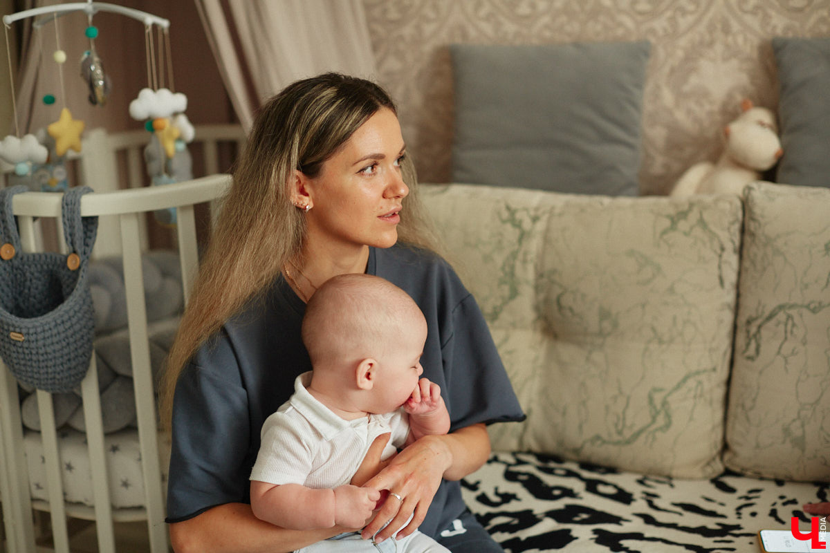 Дети — драгоценный подарок. Вот только некоторым в погоне за этим счастьем приходится пройти нелегкий путь. Мария Костомарова и ее супруг Александр провели в ожидании заветных полосок на тесте целых пять лет. О том, как не потерять вкус к жизни и почему все-таки нужно верить в чудо, женщина рассказала в откровенном интервью «Ключ-Медиа».