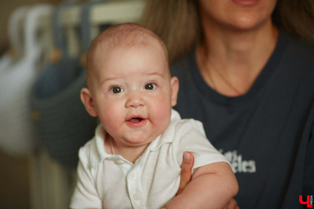 Дети — драгоценный подарок. Вот только некоторым в погоне за этим счастьем приходится пройти нелегкий путь. Мария Костомарова и ее супруг Александр провели в ожидании заветных полосок на тесте целых пять лет. О том, как не потерять вкус к жизни и почему все-таки нужно верить в чудо, женщина рассказала в откровенном интервью «Ключ-Медиа».