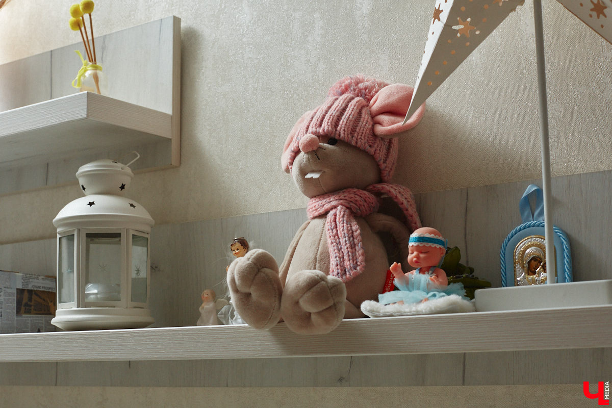 Дети — драгоценный подарок. Вот только некоторым в погоне за этим счастьем приходится пройти нелегкий путь. Мария Костомарова и ее супруг Александр провели в ожидании заветных полосок на тесте целых пять лет. О том, как не потерять вкус к жизни и почему все-таки нужно верить в чудо, женщина рассказала в откровенном интервью «Ключ-Медиа».