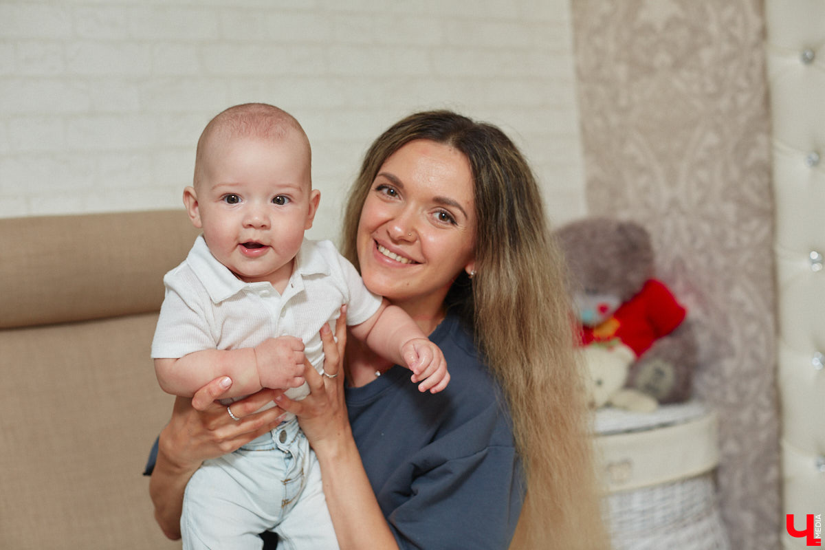 Дети — драгоценный подарок. Вот только некоторым в погоне за этим счастьем приходится пройти нелегкий путь. Мария Костомарова и ее супруг Александр провели в ожидании заветных полосок на тесте целых пять лет. О том, как не потерять вкус к жизни и почему все-таки нужно верить в чудо, женщина рассказала в откровенном интервью «Ключ-Медиа».
