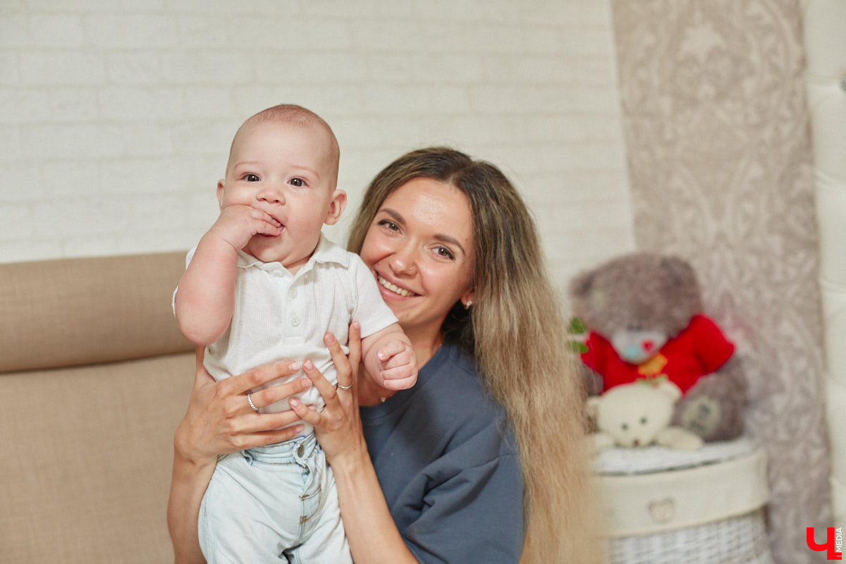 Дети — драгоценный подарок. Вот только некоторым в погоне за этим счастьем приходится пройти нелегкий путь. Мария Костомарова и ее супруг Александр провели в ожидании заветных полосок на тесте целых пять лет. О том, как не потерять вкус к жизни и почему все-таки нужно верить в чудо, женщина рассказала в откровенном интервью «Ключ-Медиа».