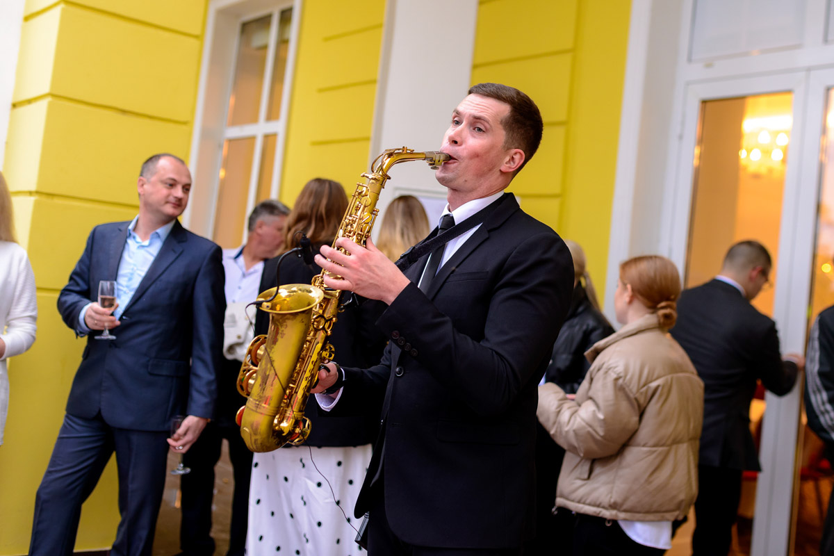 10 сентября в областном центре отгремело празднование грандиозного события в мире фэшн-индустрии 33-го региона. Речь идет про открытие во Владимире школы красоты, моды и хороших манер, эстетического и творческого развития личности Victory и шестилетие одноименного модельного агентства. Как все прошло — читайте в нашем материале.