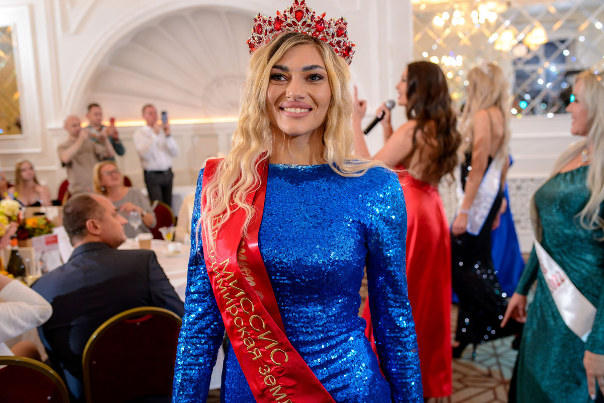 10 сентября в областном центре отгремело празднование грандиозного события в мире фэшн-индустрии 33-го региона. Речь идет про открытие во Владимире школы красоты, моды и хороших манер, эстетического и творческого развития личности Victory и шестилетие одноименного модельного агентства. Как все прошло — читайте в нашем материале.