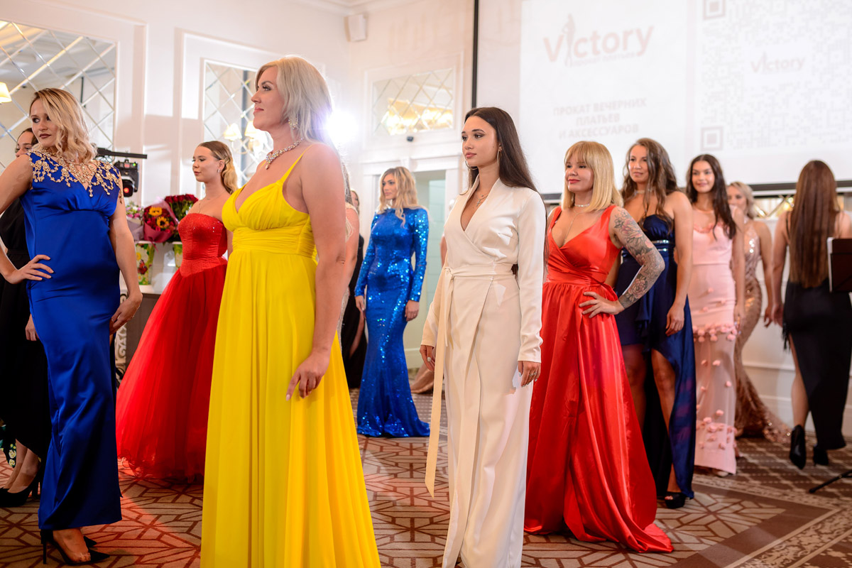 10 сентября в областном центре отгремело празднование грандиозного события в мире фэшн-индустрии 33-го региона. Речь идет про открытие во Владимире школы красоты, моды и хороших манер, эстетического и творческого развития личности Victory и шестилетие одноименного модельного агентства. Как все прошло — читайте в нашем материале.