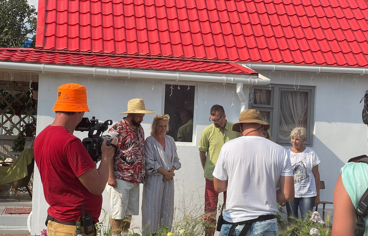 На телеканале «Пятница!» вышла новая серия реалити-шоу «Четыре дачи». Участие в нем приняли жители Золотого кольца России, причем двое из 33-го региона. Оба пусть и не победили, зато заняли призовые места. О том, как проходили съемки и что осталось за кадром, они рассказали «Ключ-Медиа».