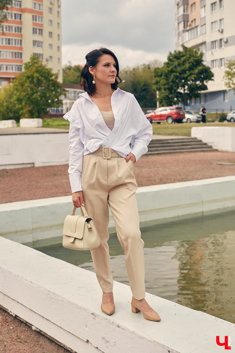 Любая одежда может сказать о человеке гораздо больше, чем тысяча слов. Визажист из Владимира Татьяна Зубачева уверена, понять настроение собеседника можно лишь по тому, что человек утром достал из своего гардероба. Предлагаем проверить эту теорию на ней самой.