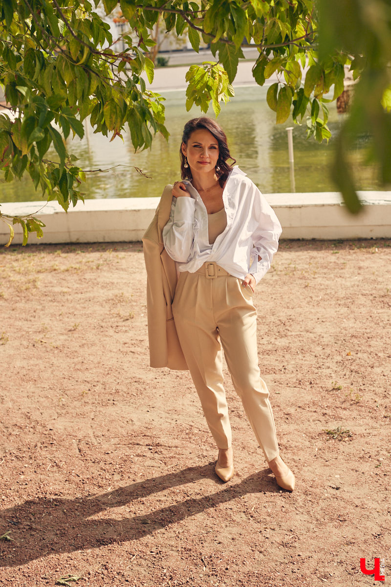 Любая одежда может сказать о человеке гораздо больше, чем тысяча слов. Визажист из Владимира Татьяна Зубачева уверена, понять настроение собеседника можно лишь по тому, что человек утром достал из своего гардероба. Предлагаем проверить эту теорию на ней самой.