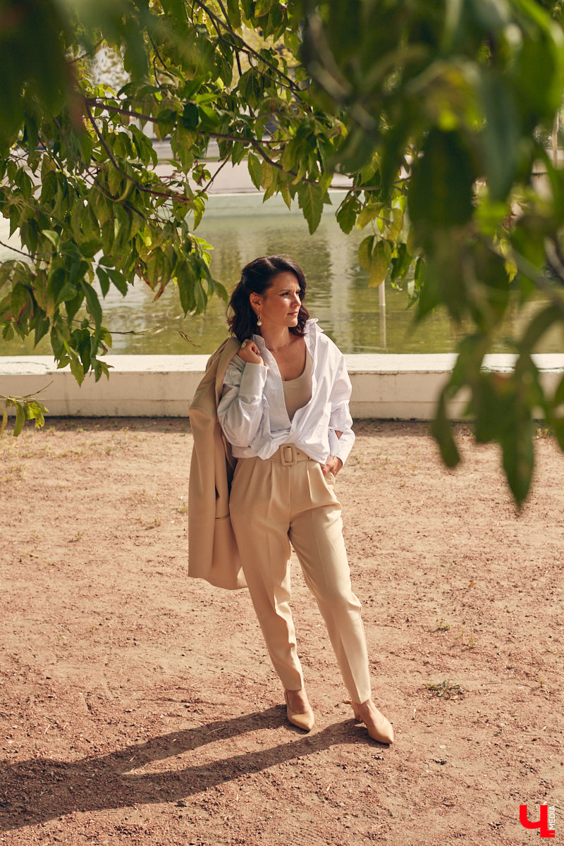 Любая одежда может сказать о человеке гораздо больше, чем тысяча слов. Визажист из Владимира Татьяна Зубачева уверена, понять настроение собеседника можно лишь по тому, что человек утром достал из своего гардероба. Предлагаем проверить эту теорию на ней самой.