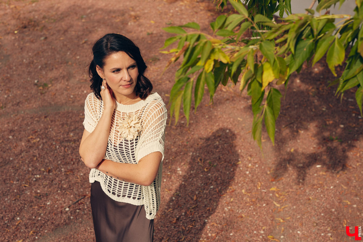 Любая одежда может сказать о человеке гораздо больше, чем тысяча слов. Визажист из Владимира Татьяна Зубачева уверена, понять настроение собеседника можно лишь по тому, что человек утром достал из своего гардероба. Предлагаем проверить эту теорию на ней самой.