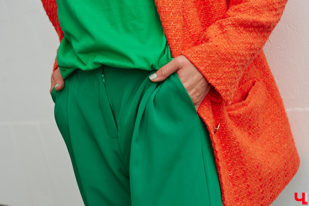 Любая одежда может сказать о человеке гораздо больше, чем тысяча слов. Визажист из Владимира Татьяна Зубачева уверена, понять настроение собеседника можно лишь по тому, что человек утром достал из своего гардероба. Предлагаем проверить эту теорию на ней самой.