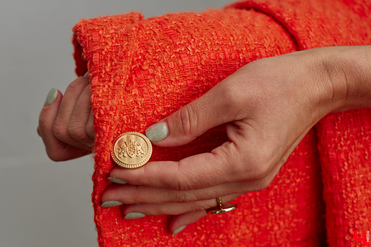 Любая одежда может сказать о человеке гораздо больше, чем тысяча слов. Визажист из Владимира Татьяна Зубачева уверена, понять настроение собеседника можно лишь по тому, что человек утром достал из своего гардероба. Предлагаем проверить эту теорию на ней самой.