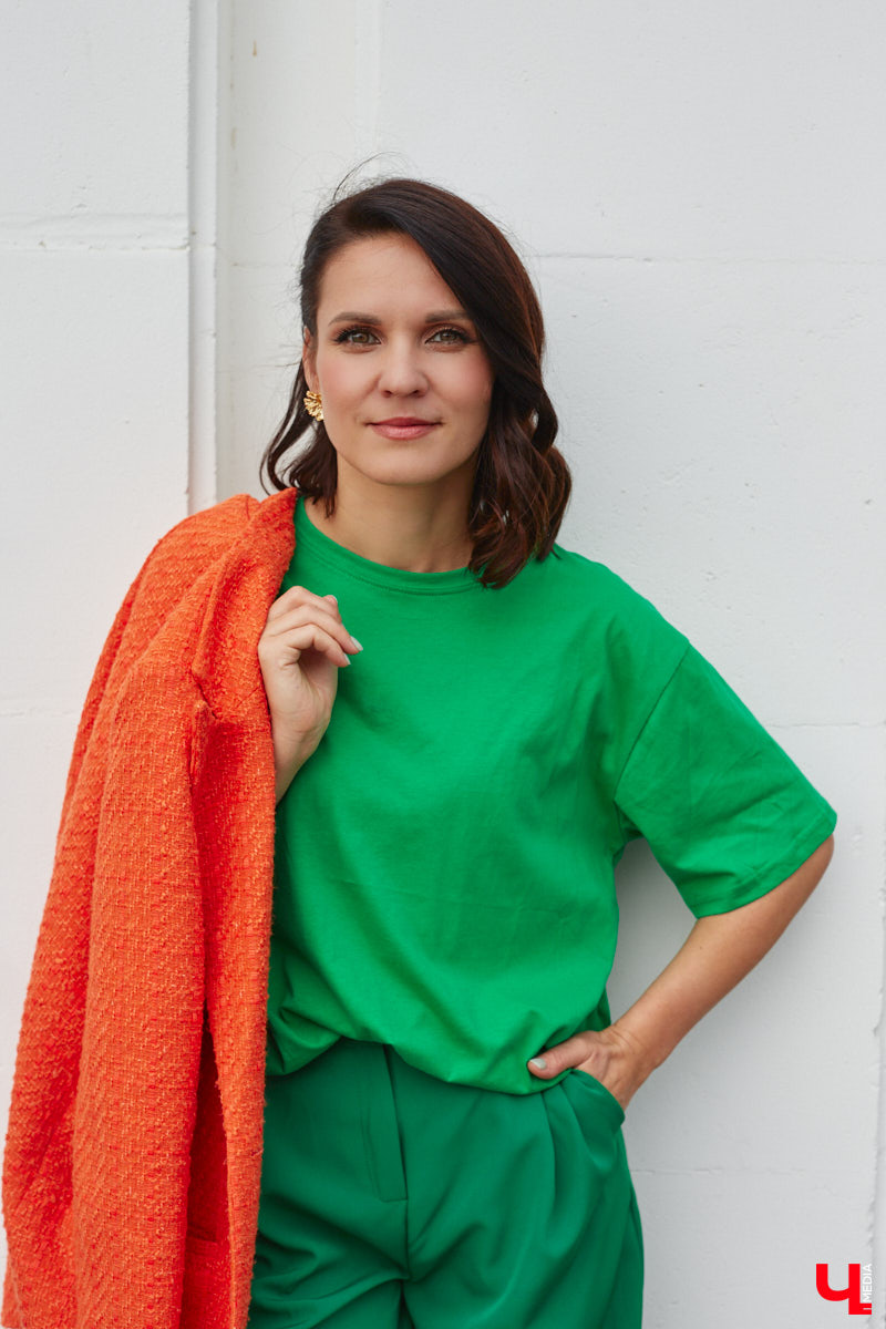 Любая одежда может сказать о человеке гораздо больше, чем тысяча слов. Визажист из Владимира Татьяна Зубачева уверена, понять настроение собеседника можно лишь по тому, что человек утром достал из своего гардероба. Предлагаем проверить эту теорию на ней самой.