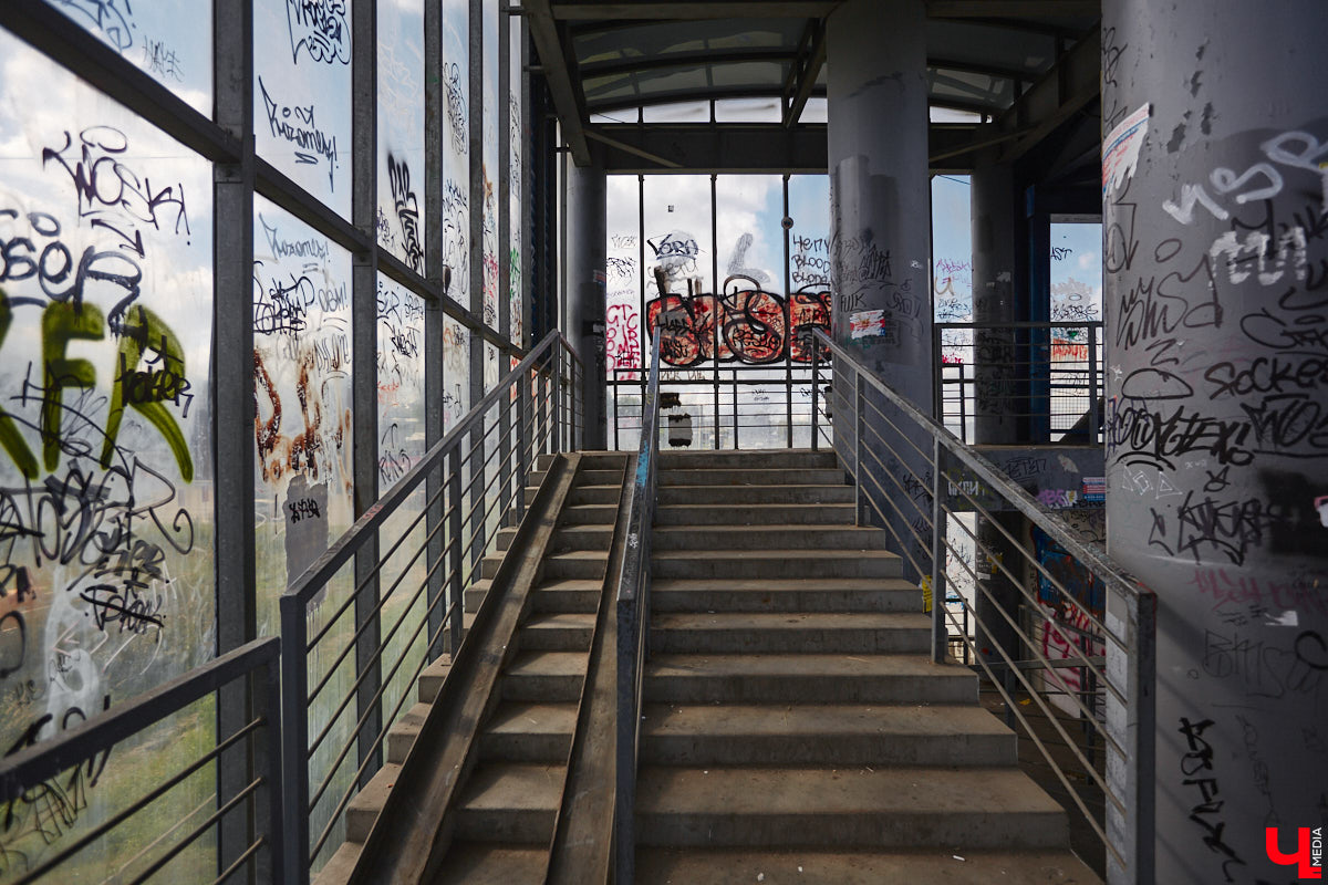 Вы давно пользовались надземными пешеходными переходами в черте областного центра? Если да, предлагаем совершить виртуальную экскурсию вместе с нами. «Ключ-Медиа» выбрал три владимирских объекта из десяти и проинспектировал их.