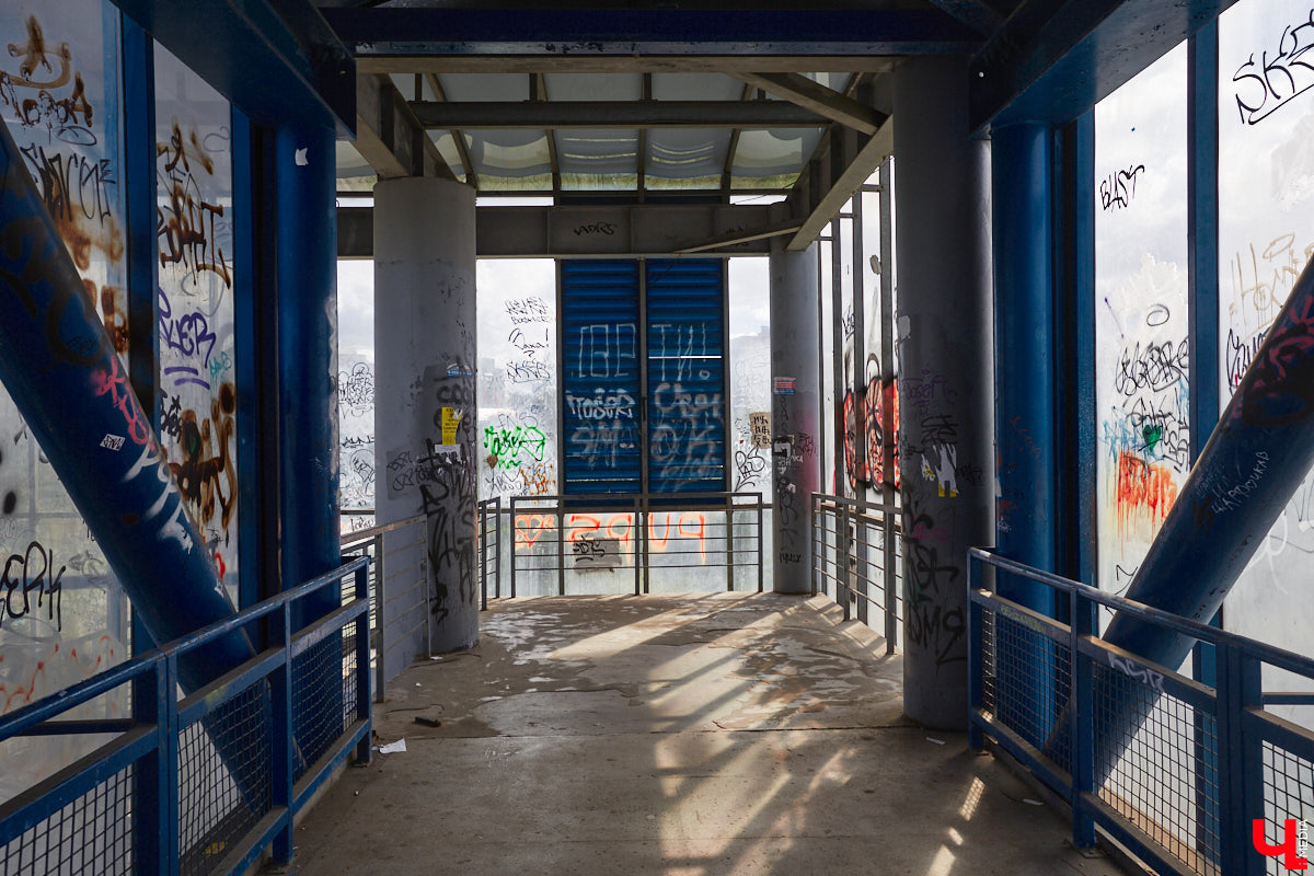 Вы давно пользовались надземными пешеходными переходами в черте областного центра? Если да, предлагаем совершить виртуальную экскурсию вместе с нами. «Ключ-Медиа» выбрал три владимирских объекта из десяти и проинспектировал их.