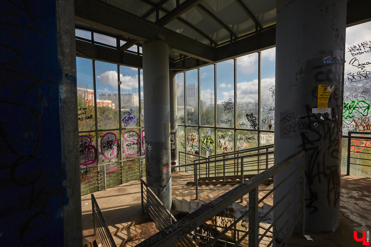 Вы давно пользовались надземными пешеходными переходами в черте областного центра? Если да, предлагаем совершить виртуальную экскурсию вместе с нами. «Ключ-Медиа» выбрал три владимирских объекта из десяти и проинспектировал их.