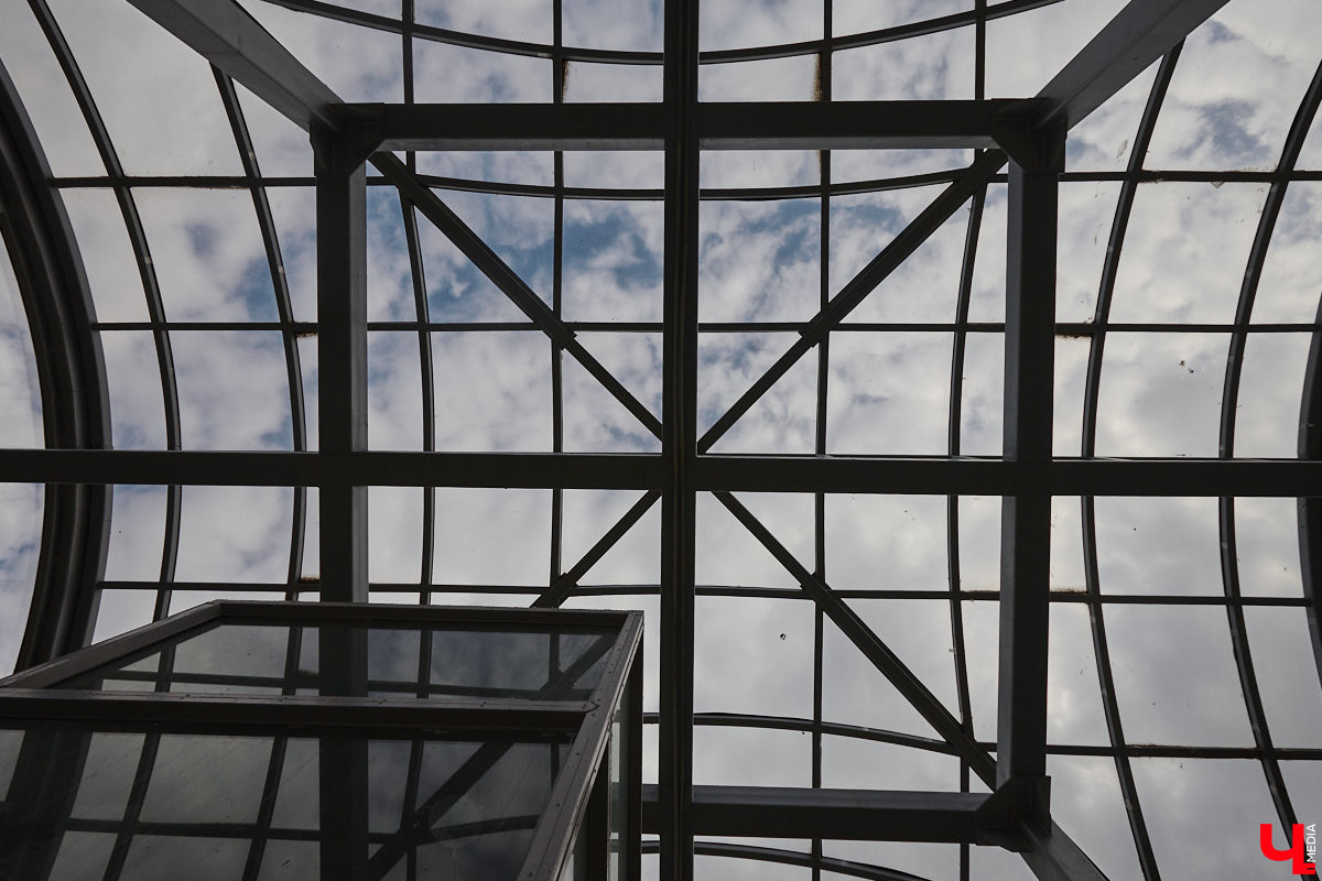 Вы давно пользовались надземными пешеходными переходами в черте областного центра? Если да, предлагаем совершить виртуальную экскурсию вместе с нами. «Ключ-Медиа» выбрал три владимирских объекта из десяти и проинспектировал их.