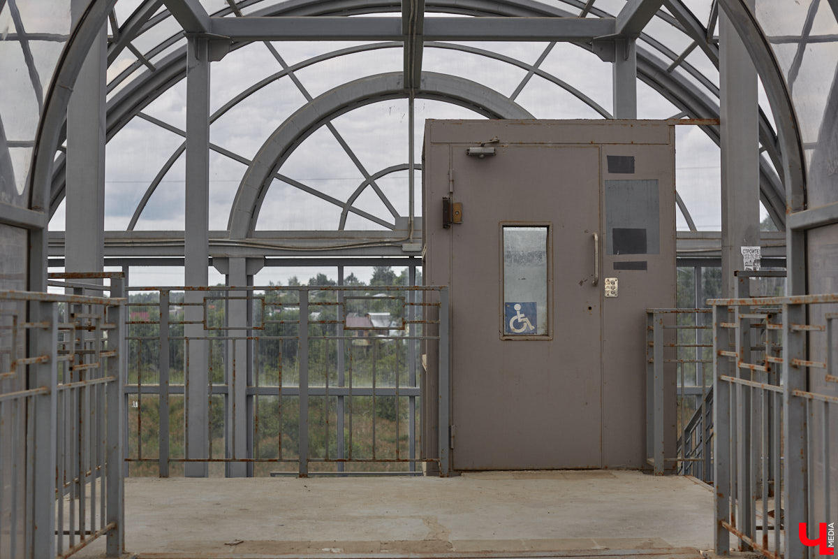 Вы давно пользовались надземными пешеходными переходами в черте областного центра? Если да, предлагаем совершить виртуальную экскурсию вместе с нами. «Ключ-Медиа» выбрал три владимирских объекта из десяти и проинспектировал их.