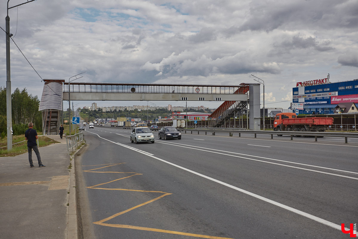 Вы давно пользовались надземными пешеходными переходами в черте областного центра? Если да, предлагаем совершить виртуальную экскурсию вместе с нами. «Ключ-Медиа» выбрал три владимирских объекта из десяти и проинспектировал их.