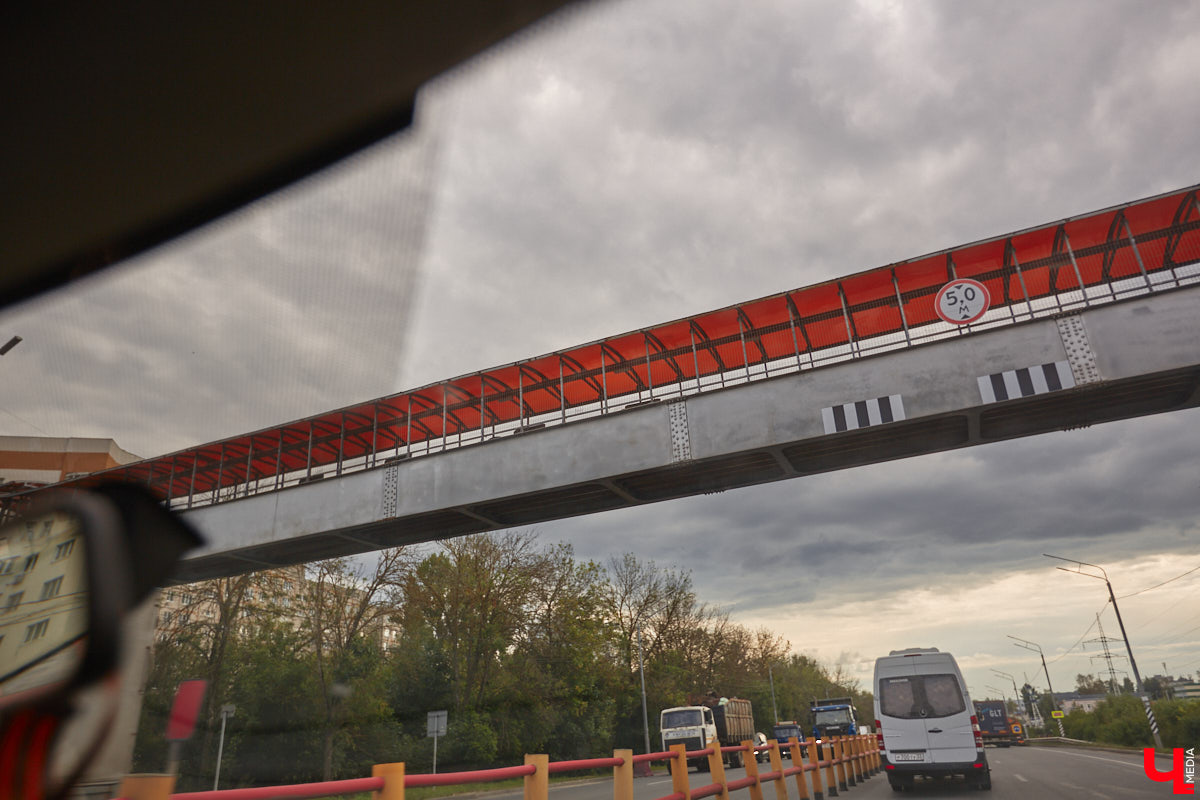 Вы давно пользовались надземными пешеходными переходами в черте областного центра? Если да, предлагаем совершить виртуальную экскурсию вместе с нами. «Ключ-Медиа» выбрал три владимирских объекта из десяти и проинспектировал их.